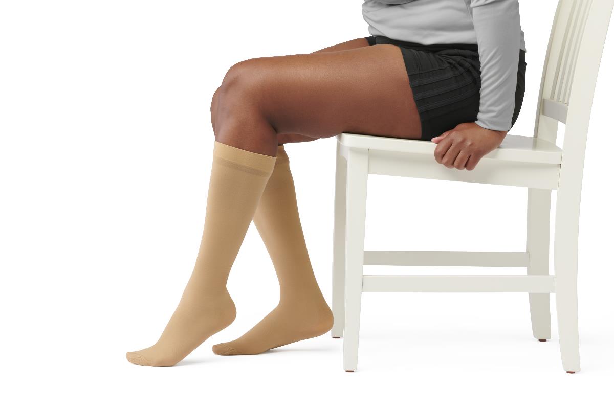 CURAD Knee-High 15-20 mmHg Compression Hosiery